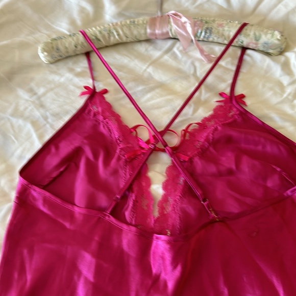 La vie en rose satin nighty, lingerie, size medium, dark pink - Picture 7 of 8